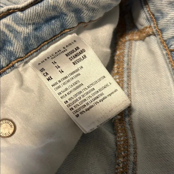 American Eagle Outfitters Light Wash Wide Leg Jeans - Picture 5 of 5